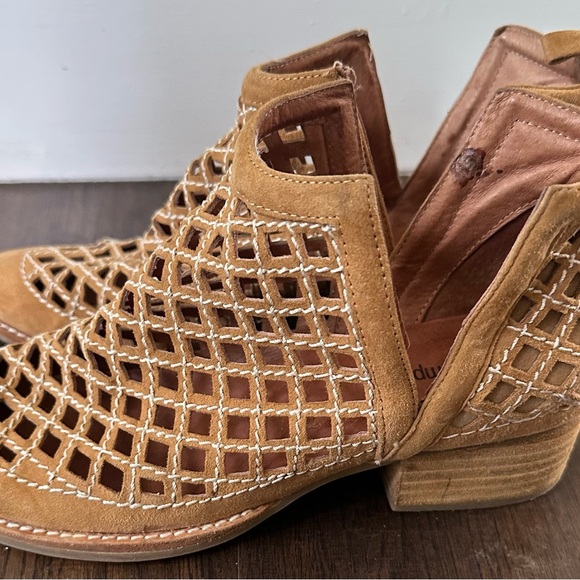 Jeffrey Campbell Taggart Open Weave Booties~ Size 7 - Picture 3 of 9